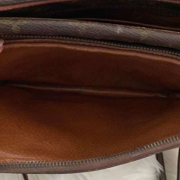 Louie Vuitton Satchel Bag Over The Shoulder - Picture 9 of 11